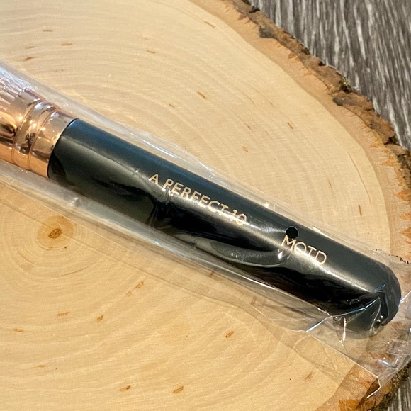 🪴HP🪴 Perfect 10 Tapered Face Brush by MOTD - Picture 3 of 7